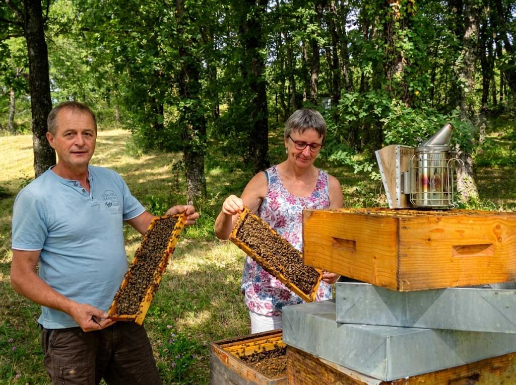 fabienne et j-francois mallein apiculteurs aux ruchers du tigou